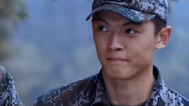 No wonder we watched it so many times, he was only a freshman at that time #Spicy Female Soldiers#Wa