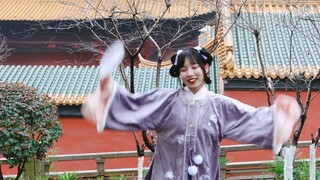 Thách thức sự lý giải của giày cao gót lụa trắng dưới 0 độ [Thế gian không đáng giá]