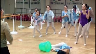 真人版植物大战僵尸9