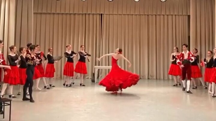 瓦岗诺娃芭蕾学院芭蕾堂吉诃德，梅赛德斯变奏  Mara Tudose 2021