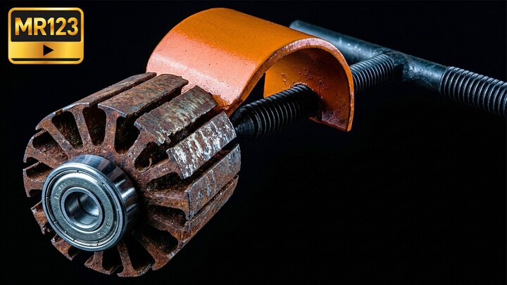 Check out this man's homemade bearing puller! 看看这位男士自制的轴承拉拔器！