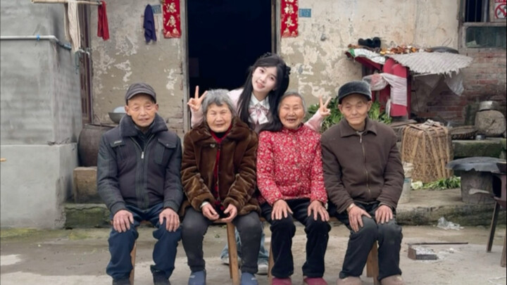 以前我是留守儿童，现在你们是空巢老人，手就那么大，留不住的东西太多了