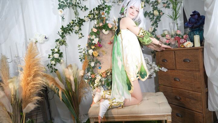 Mungil dan lembut~ Cosplay Dewa Rumput Kecil