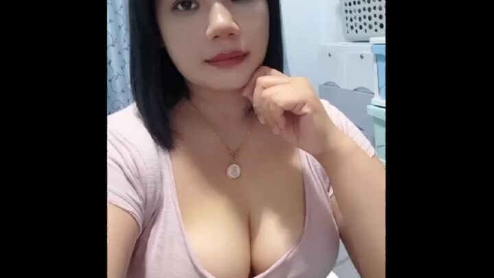 wajah boleh tua, tapi kalau masalah body jangan di tanya, nggak kalah sama yang muda²