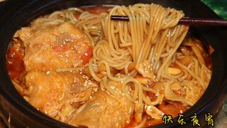 半夜和妈妈一起吃双倍辣螺狮粉！搭配响铃虾滑肥牛卷