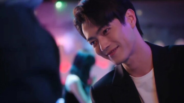 ใครจะเข้าใจ! ใครจะเข้าใจ! คุณเหยายิ้มแบบนี้นี่นะ!