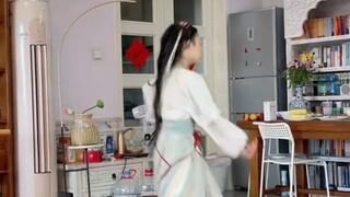 她缺的从来都不是礼貌和教养