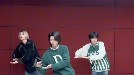 李周演 韩亨準 郭智硕｜新年第一抖 科目三      科目三的风还是吹到了...