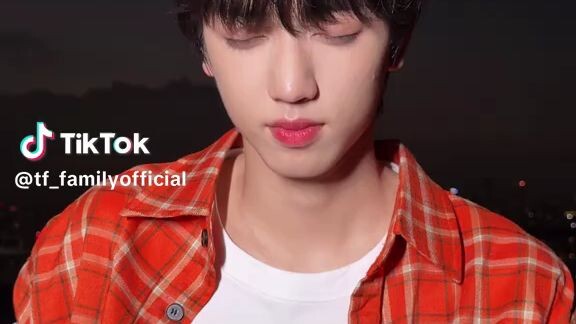 ZHANG GUIYUAN SUPER CUTE AND HANDSOME 😊