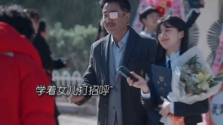 九龙浦真的是超爱喜秀，完全可以说是女儿奴了，全剧从一开始九龙浦就在挨揍，不是在挨揍就是在挨揍的路上，打架还不忘扶对手一把