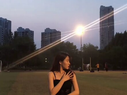 [Tianjin Vocational College of Art] Art students perform on the playground, long legs with black AJ