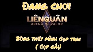 đang combat bỗng thấy mình đẹp trai đẹp gái