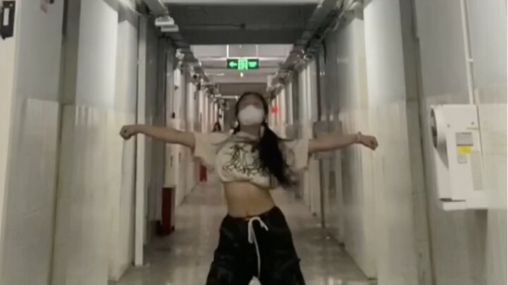 Bola rebola tarian menempa besi koreografi memancing ikan Cuaca musim panas memang sering berubah ya