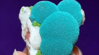 Come and admire some uniquely shaped crystals and gemstones—nature's aesthetic is simply amazing!