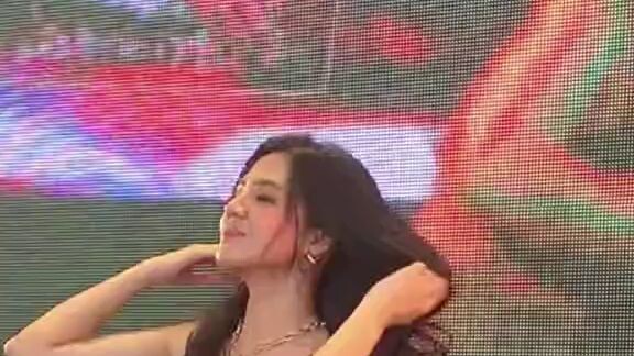 ada yang goyang membuat saya bergoyang 😂😂