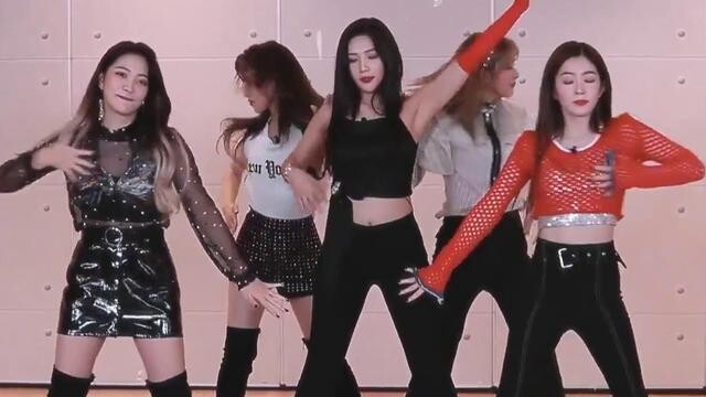 RedVelvet综艺上演跑调版RBB，好好的舞蹈结果跳垮了