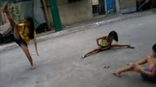 Laro muna ng gymnastics, Galing nila magsplit pero yung isa sa kanila plakda yung split hahaha 😂