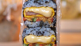 A mouthful of oozy, cheesy rice balls with flowing cheese filling—cheese lovers can't resist!