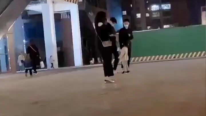 Cara yang benar untuk menggunakan adik perempuan