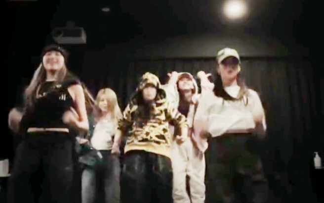 "I thought it was a dance teacher's challenge" 220927 XG dance cover of New Thing (Street Warrior) b
