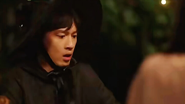 "When I Run Towards You" wants to fall in love with you, hinting at Rang Rang. Fortunately, Rang Ran