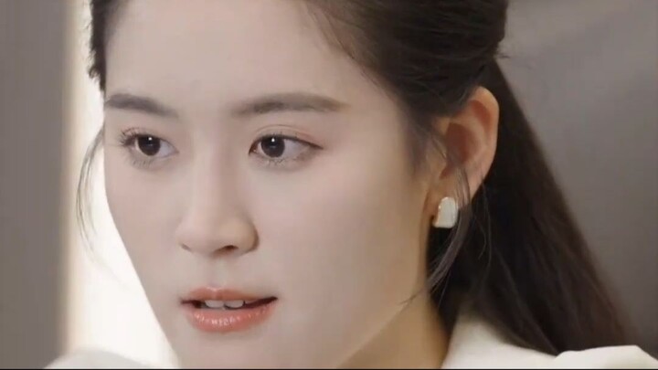 สาวบ้านนอกเข้าเมืองเป็นเด็กฝึกงาน!เธอหลับในออฟฟิศ แต่กลับทำให้ CEO ตกหลุมรักตั้ง
