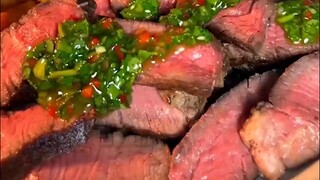 The chef brother’s rhythmic food show—every single move is as smooth as silk!