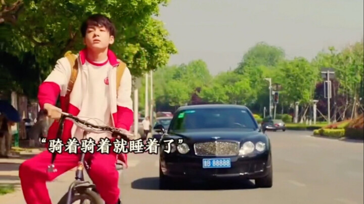 Sao con người có thể buồn ngủ đến mức này được chứ hahaha, chết cười luôn!