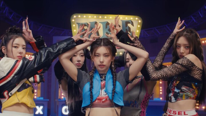 ITZY “Cheshire” M/V @ITZY