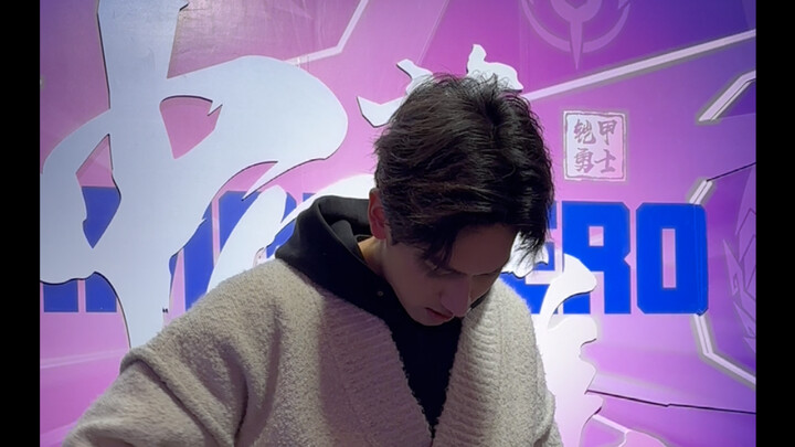 你变身很有精神，但是你的铠能不足弥补了这一点