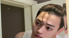 [Xu Kai] Xu Kai rửa mặt, cạo râu và tạo kiểu trên mạng, trông vẫn lộng lẫy khi không trang điểm