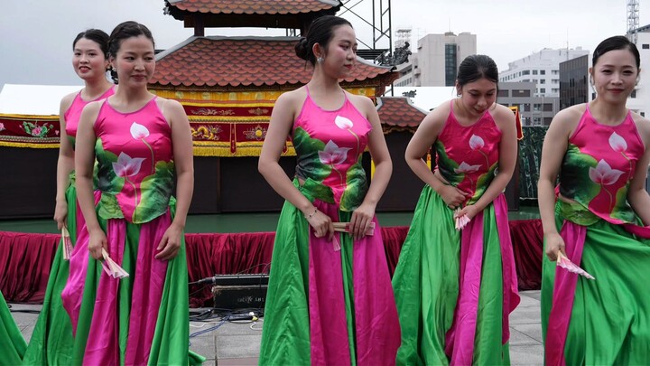 Hơi tục một chút cũng tốt mà