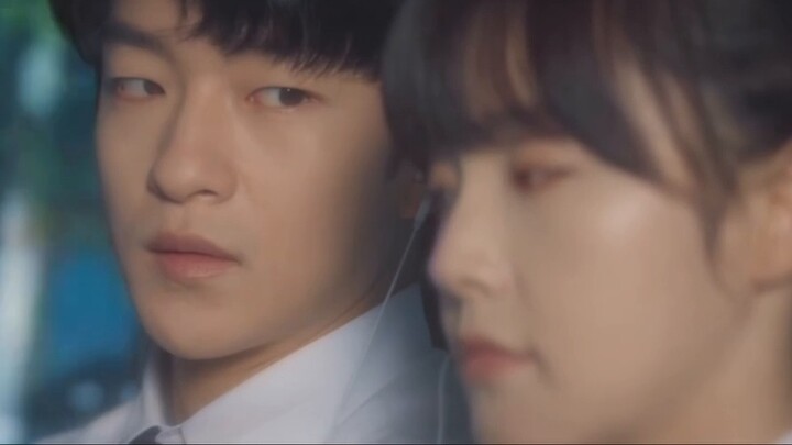 “แสดงความรักแบบลับๆ แค่สบตาครั้งเดียวก็พอแล้ว” มาดูเพดานของความรักแบบลับๆ ในวงการบันเทิงภายในประเทศก