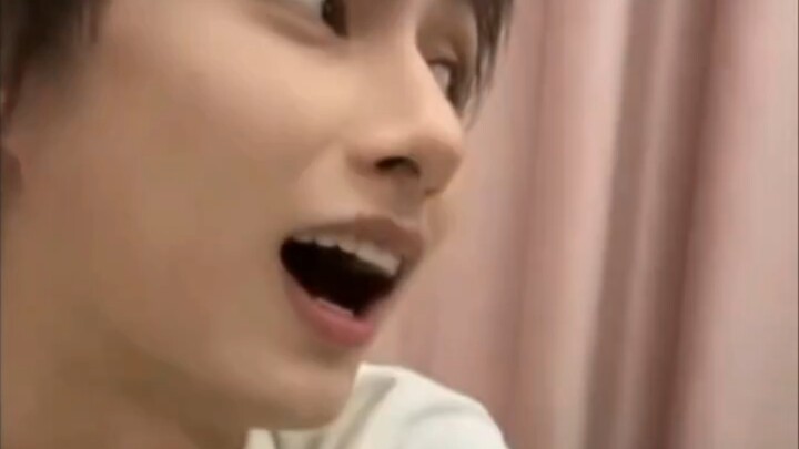 เจ้าอี้: มีลูกค้าคนหนึ่งเป็นชาวเกาหลี...จวิ้นฮุยรีบไปช่วยทันที