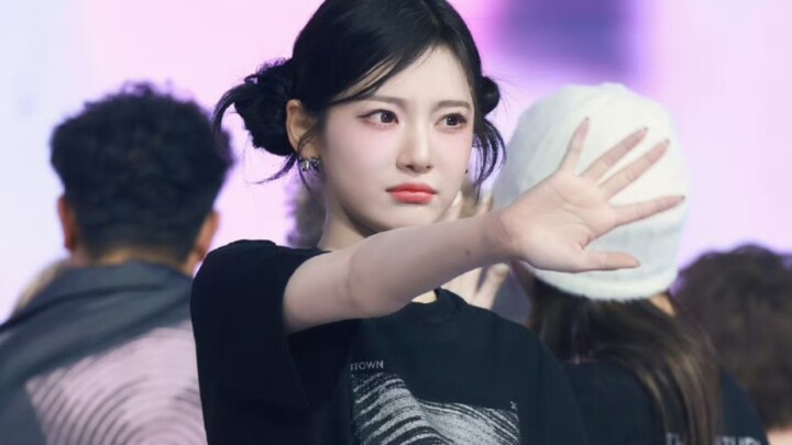 นี่คือชัยชนะของพี่ชายและพี่สาวชาวสเตชั่น! SMtown จบลงแล้ว หนิงหนิงโบกมือลาจากกล้องอย่างอาลัยอาวรณ์～