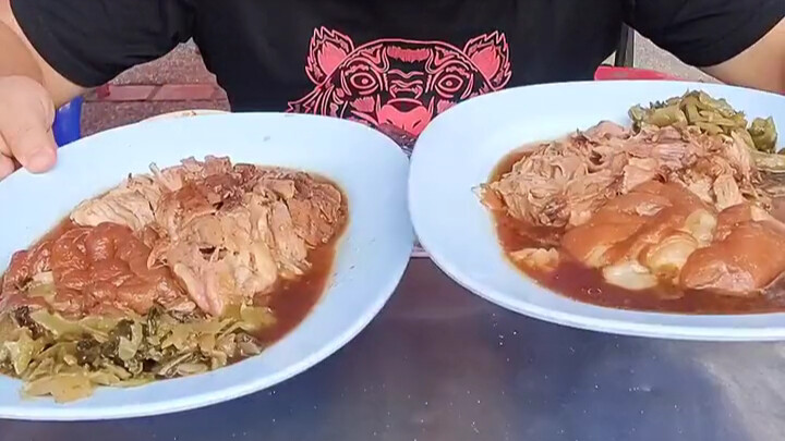 Thai Cuisine: Rich, Un-greasy Pork Trotter Rice by the Ancient City—Fragrant, Tender, and Silky Smoo