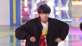 【Zhang Ji】Latihan menari ulang lagu "Talk" oleh trainee berusia 14 tahun, fokus pada rekaman langsun