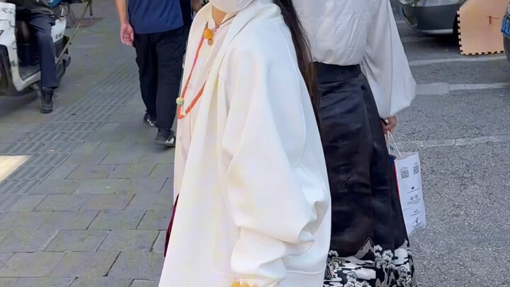 أنا قادم على حصاني الحار!