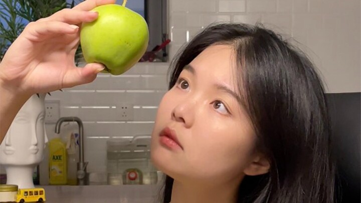 20 sinh viên mỹ thuật cùng vẽ một quả táo (bản thuyết minh)