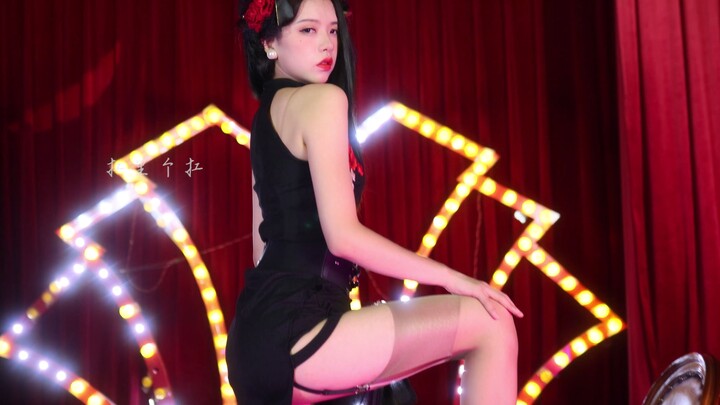 The modified cheongsam + garter stockings are a perfect match!!
