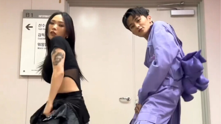 【230812】Li Mark & HoneyJ #MOMMAE & Tantangan Yogurt Shake