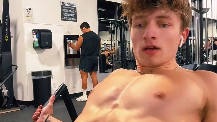 TJ (@all_aesthetics3) đang phát LIVE - TikTok  8.2.26