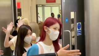 شين شياو تينغ في لندن أثناء استقبالها بالمطار، صوت الترحيب يملأ المكان