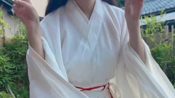 حتى الآلهة تهز رأسها عند رؤيتها!