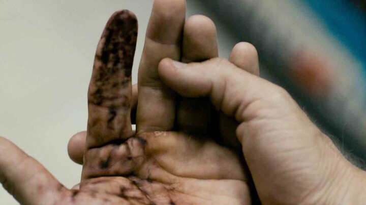 Sci-Fi: A monster covered in sharp spines, its favorite prey being the human body, driving humanity 
