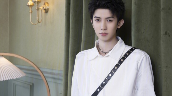 【INTO1-หลินโม๋】คลิปเต้นสดเพลง “เต้นรำในค่ำคืน” ใครว่าหลินโม๋ไม่เซ็กซี่? เอาคลิปเต้นสดไปฟาดเขาเลย!
