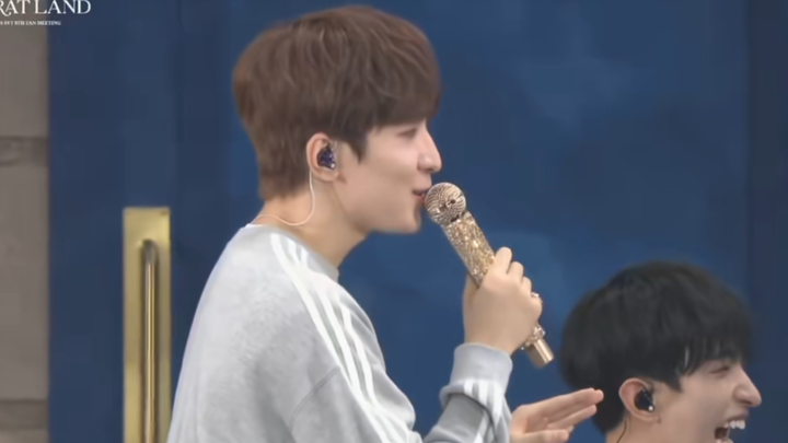 【SVT】Para member benar-benar beradu dalam versi AI, Pulau Kura‑Kura ternyata menyanyikan Magnetic