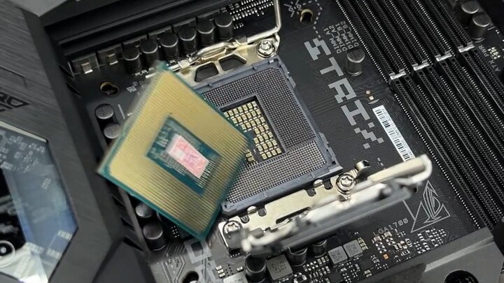 انقلبت السيارة! انقلبت السيارة! واجه السيد القديم مشكلة جديدة، انقر ثلاث مرات متتالية، وسيسامحني الم