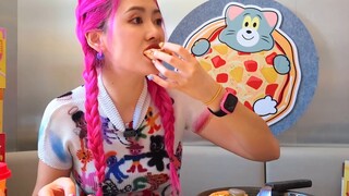 I heard that Pizza Hut x Tom and Jerry's collaboration is hard to get? Look at me grabbing them all!