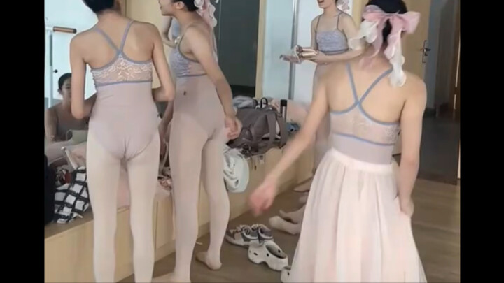 【Daily Vlog for Girls】50. Dance Student Resting After Art Exam